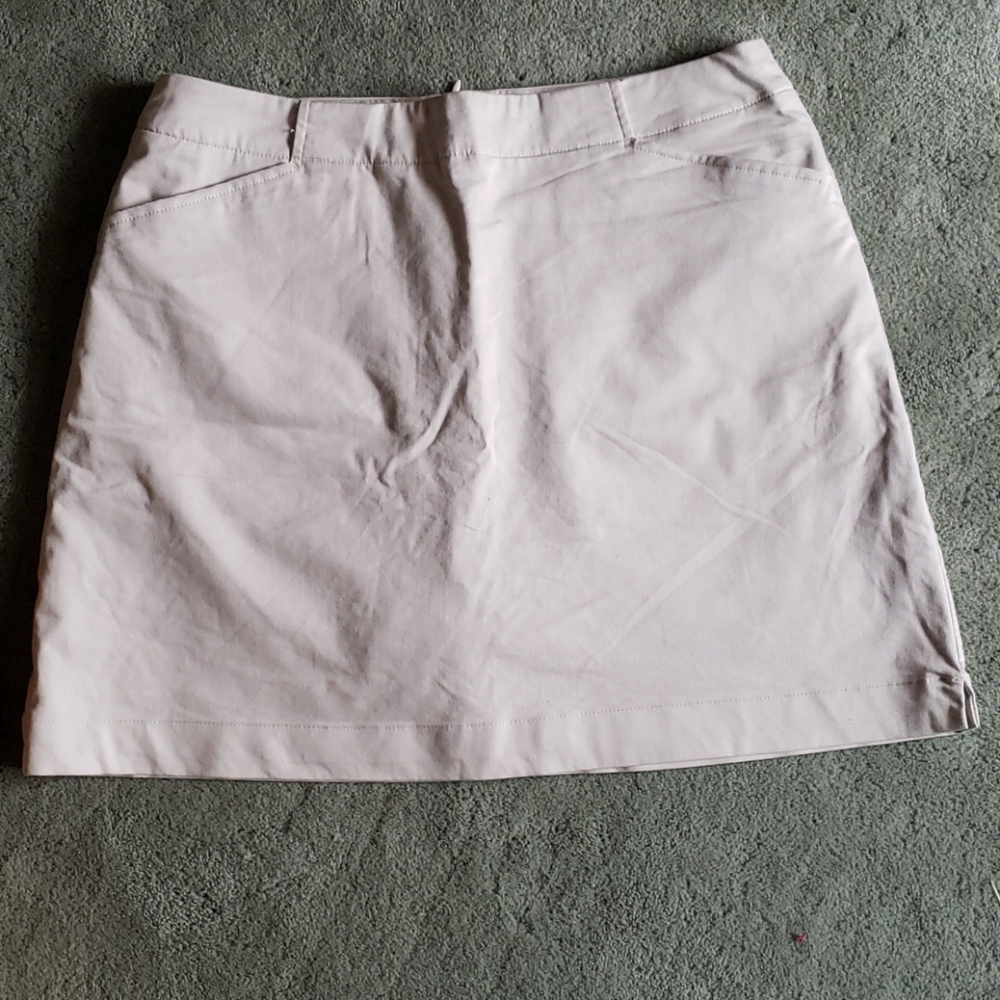 EUC Nike Golf Sz 10 tan skort